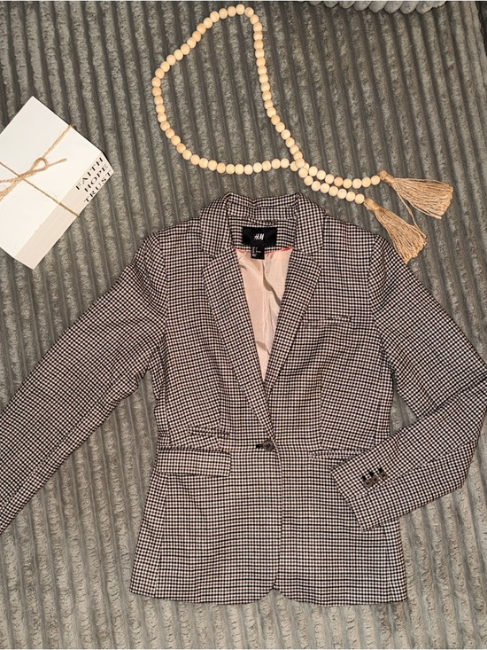 H&M Jackets & Blazers - H&M Black and White Houndstooth Blazer